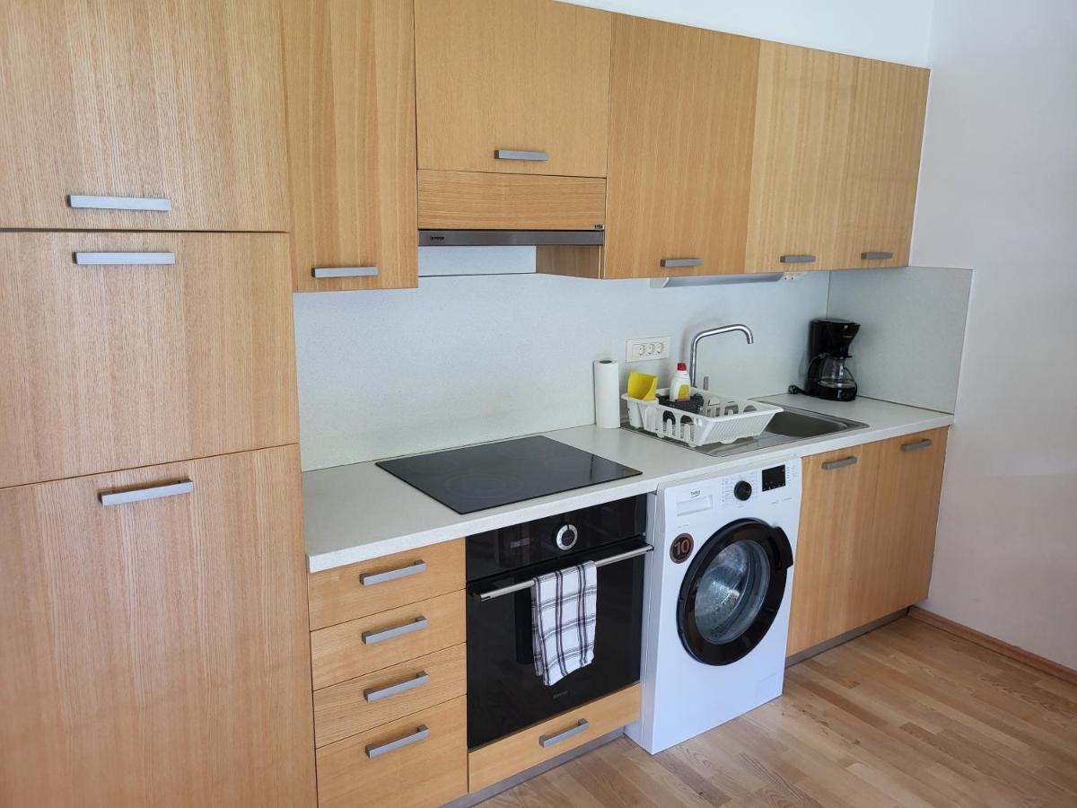 Apartma Runi Pod Zlato Lisico Pekre Exterior foto